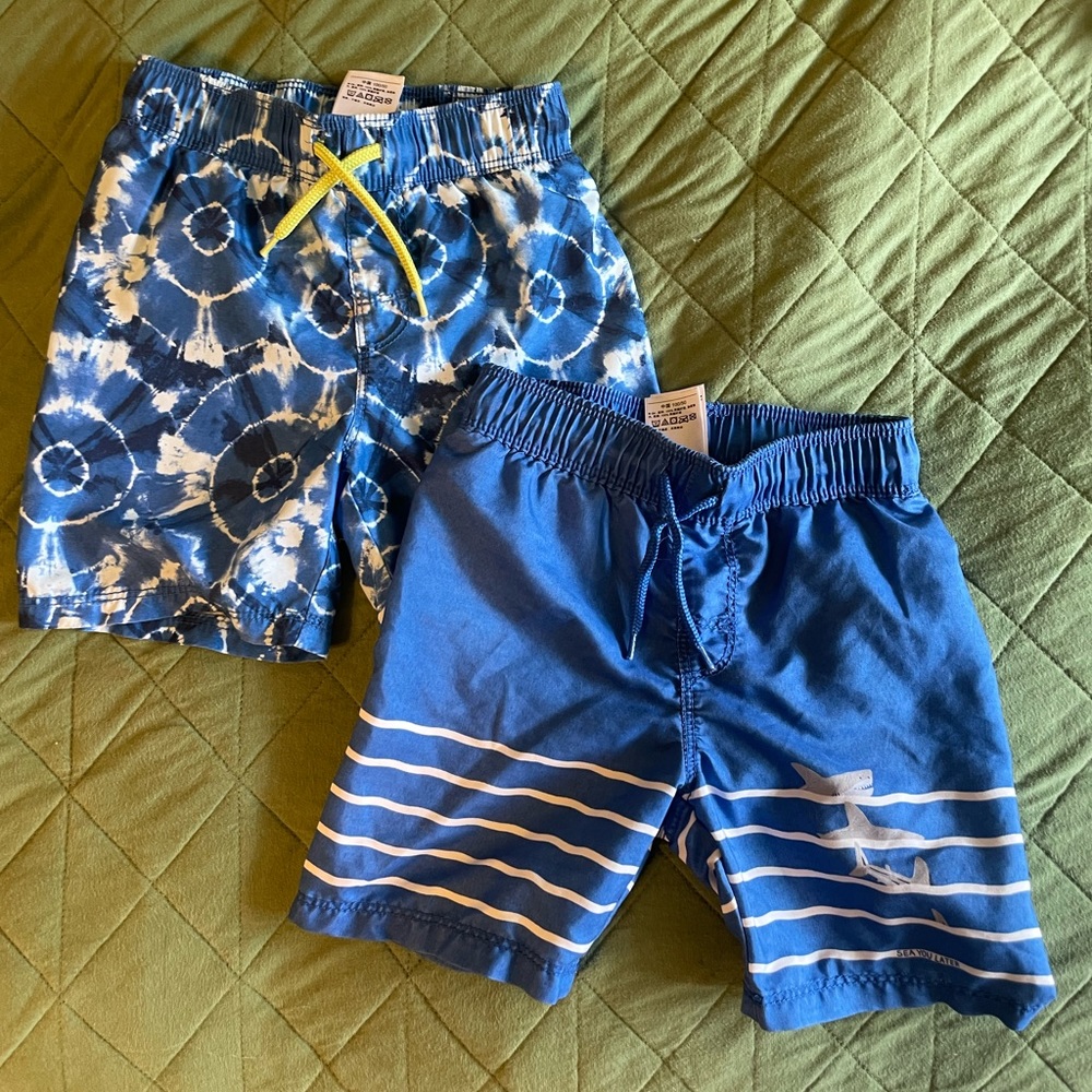 3T Old Navy toddler/boy’s swim trunks- 2Pairs